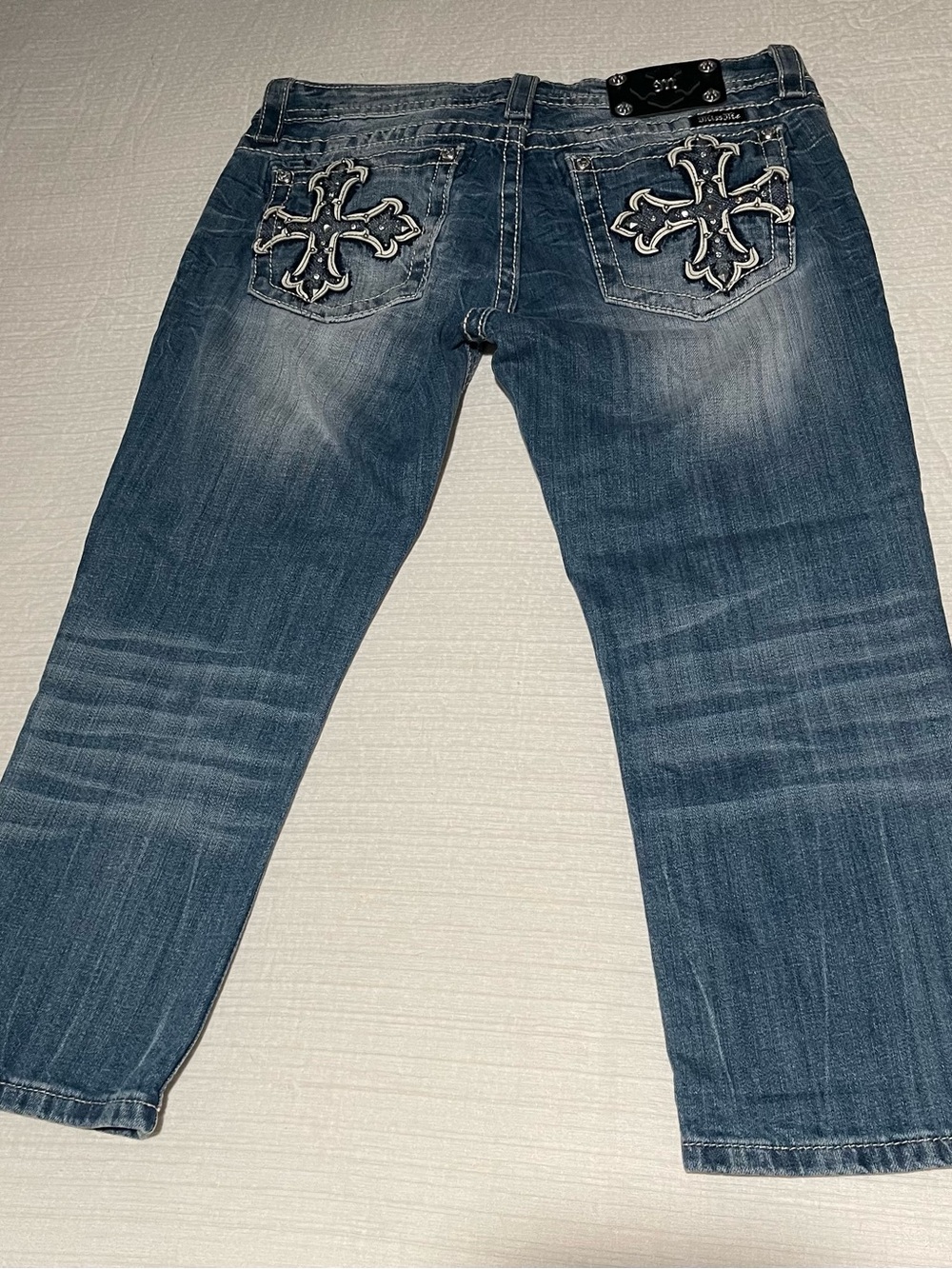 Miss Me Signature Cuffed Capri Jeans - Size 30 - Picture 2 of 5